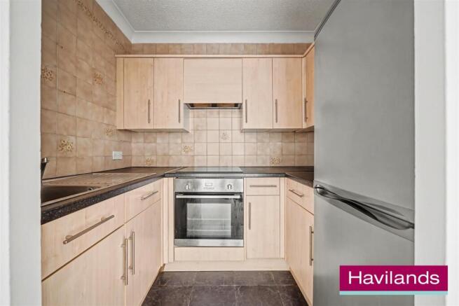 Homewillow Close N21 2HJ-5.jpg