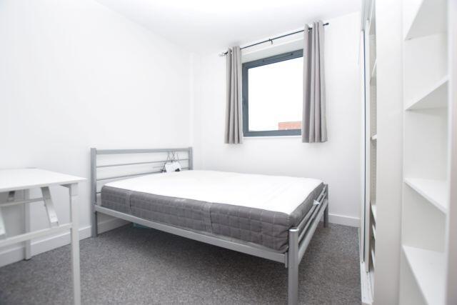 2 bed Apartment to rent Image 11