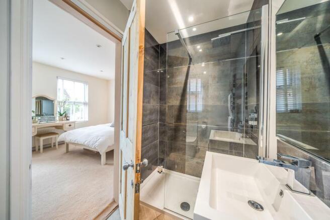 En-Suite Bathroom