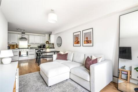 Kingswood Place, Edenbridge, Kent, TN8
