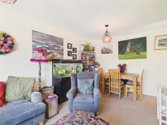 2 bed Semi-Detached Bungalow for sale Image 5