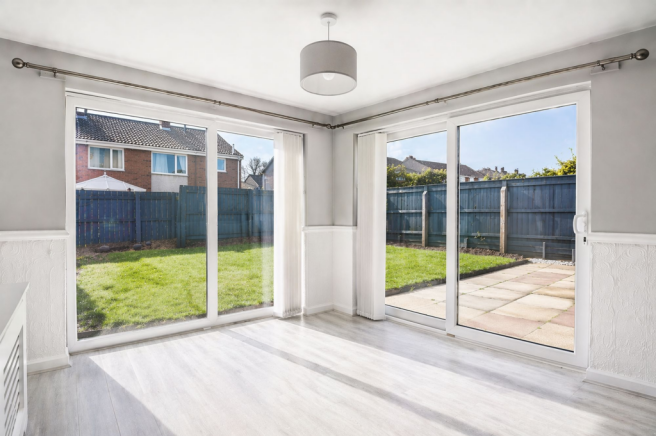 3 bed Semi-Detached for sale Image 6