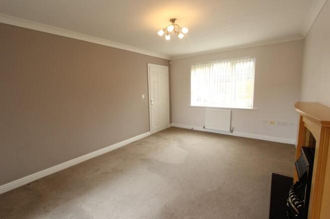 3 bed Semi-Detached to rent Image 8
