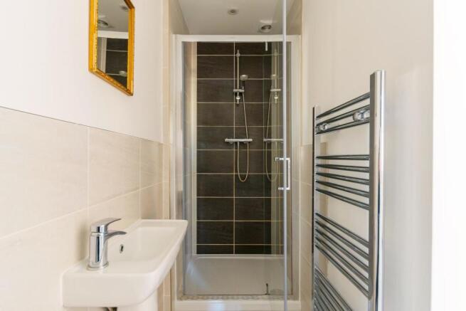 TEERTSELYGRA60 - Ensuite B.jpg