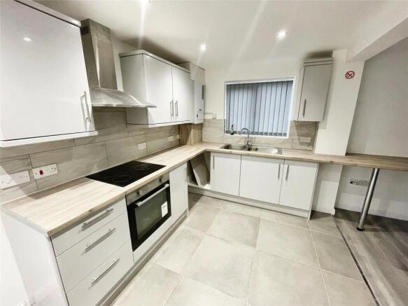 1 bed Detached to rent Image 5