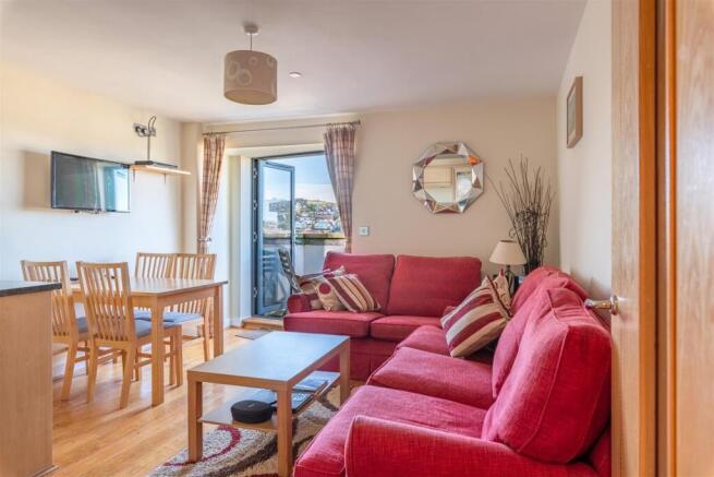Sitting/dining room