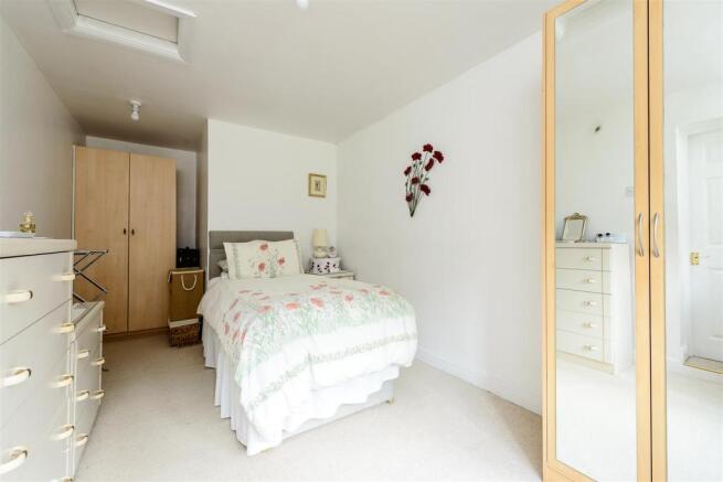 8286457-interior02-max.jpg