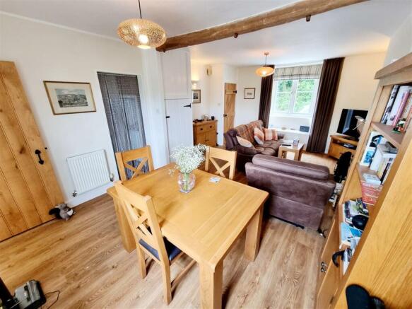 Sitting & Dining Area