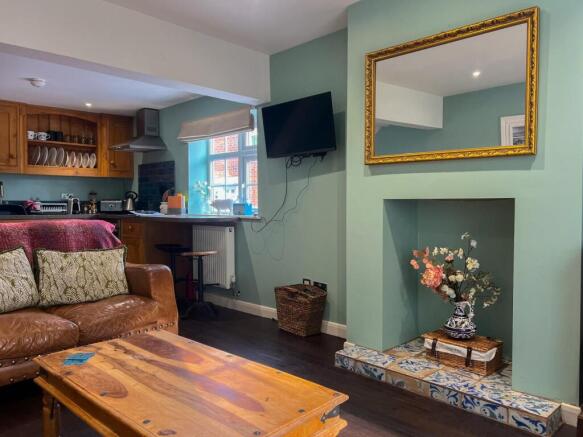 2 bed Semi-Detached for sale Image 4