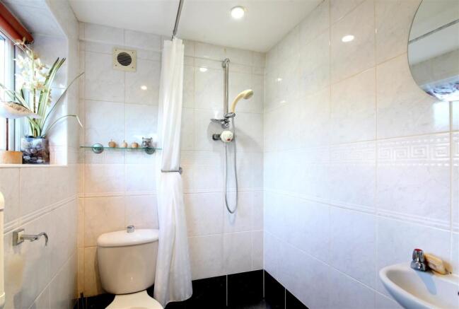 Shower Room.JPG