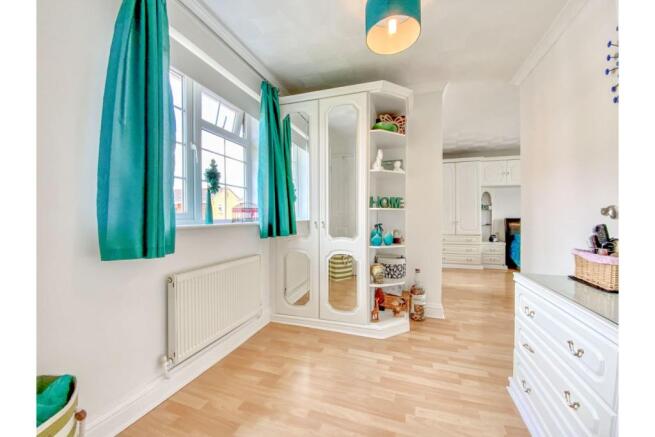 Dressing Room/Bed 4