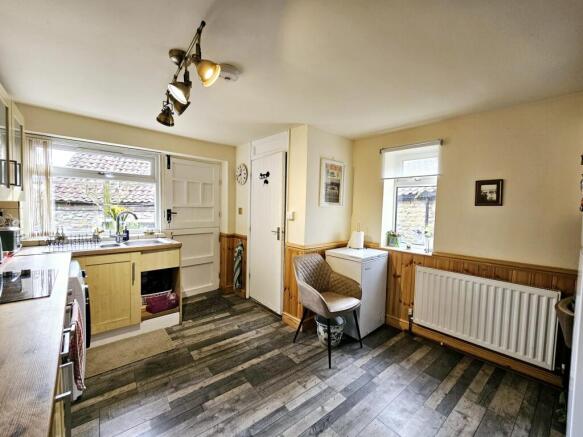 2 bed Semi-Detached for sale Image 6
