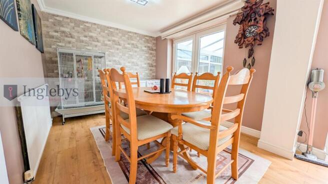 4 bed Detached for sale Image 10