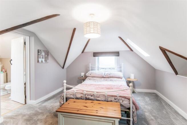 8462208-interior19.jpg