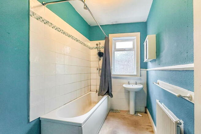 5 bed Block of Apartments for sale Image 8