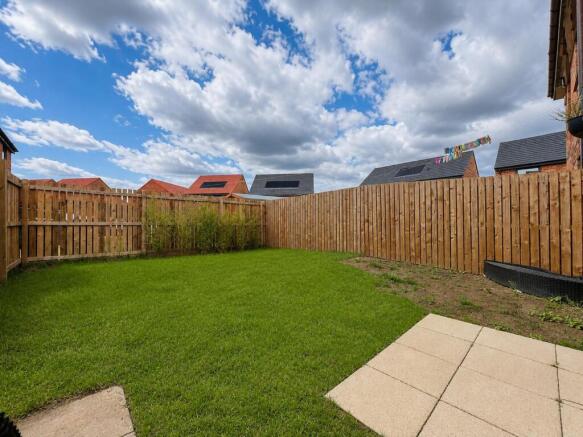 3 bed Semi-Detached for sale Image 8