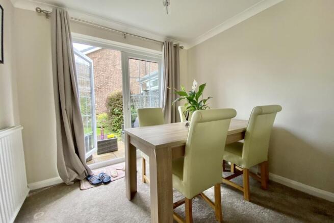 Lounge/Dining Room