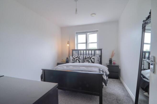 2 bed Flat for sale Image 7