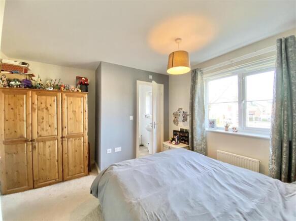 3 bed Semi-Detached for sale Image 7