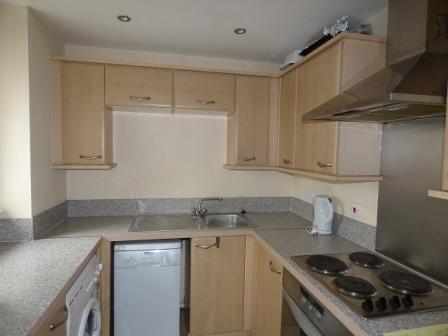 27 Glover Road Kitchen New (448x336).jpg