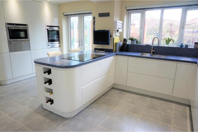 Kitchen / Breakfast