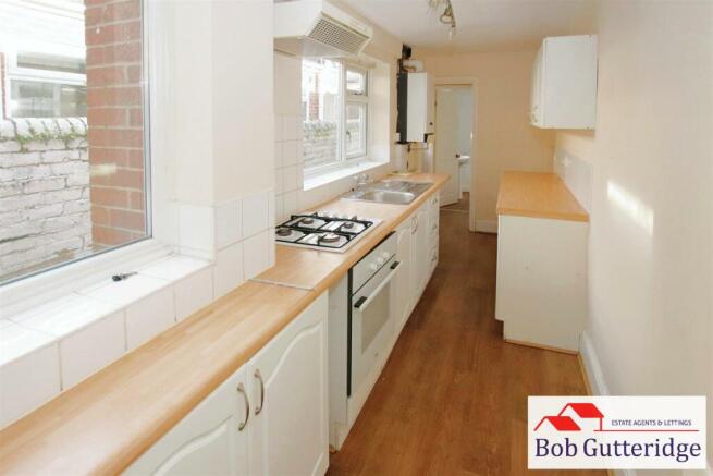 FITTED KITCHEN