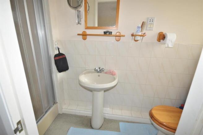 ENSUITE SHOWER ROOM