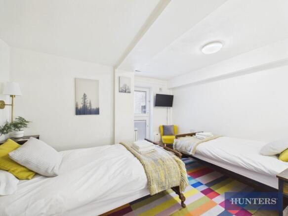 2 bed Flat for sale Image 4
