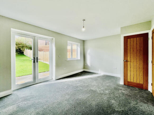 3 bed Semi-Detached to rent Image 4