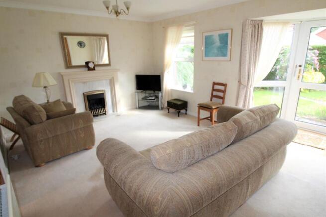 LOUNGE 2