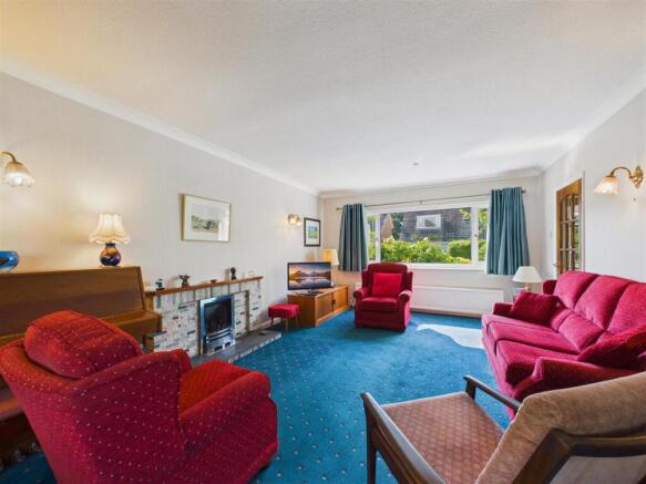 4 bed Detached for sale Image 5