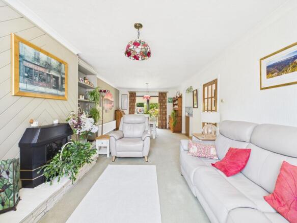 4 bed Semi-Detached for sale Image 6