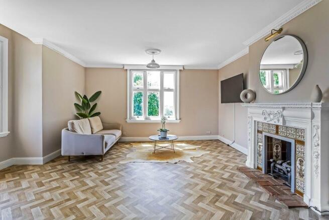Flat-9-Lyne-House-8.jpg