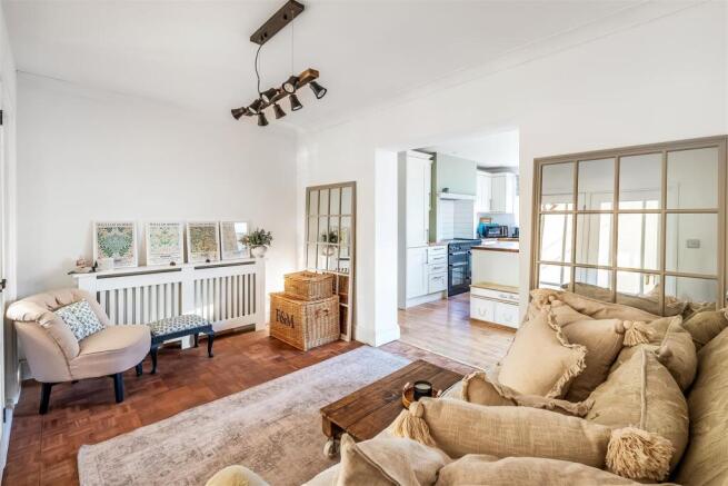 Taleworth Road, Ashtead, KT21 photo 4