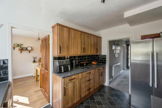3 bed Terraced for sale Image 8