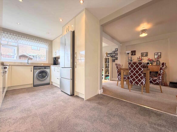 3 bed Semi-Detached for sale Image 7