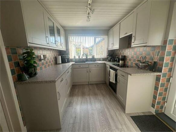 3 bed Semi-Detached for sale Image 7