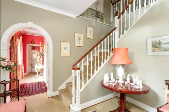 Entrance Hall Gu20