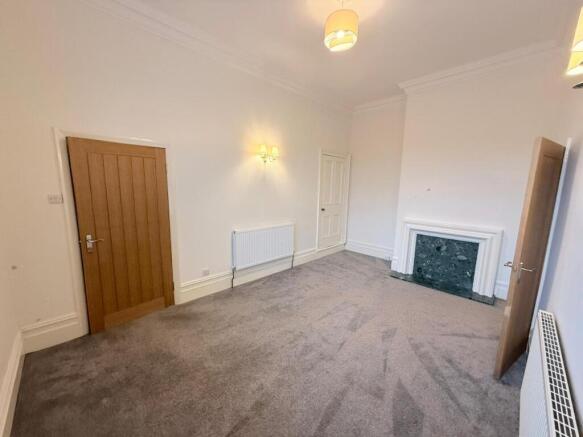 2 bed Flat to rent Image 8