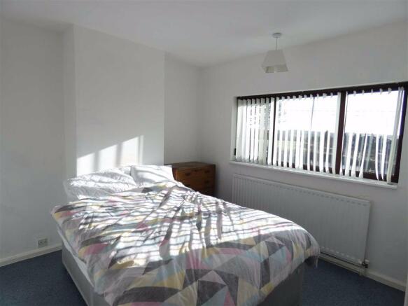 BEDROOM 2