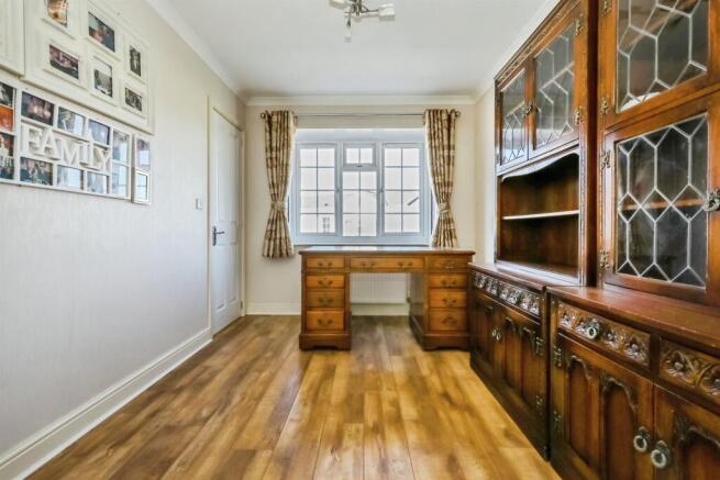 2 bed Park Home for sale Image 4