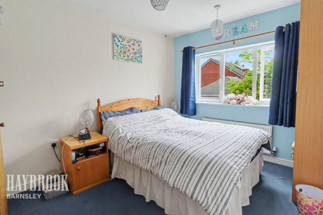 4 bed Detached for sale Image 12