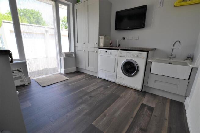 Bedroom/Utility Room