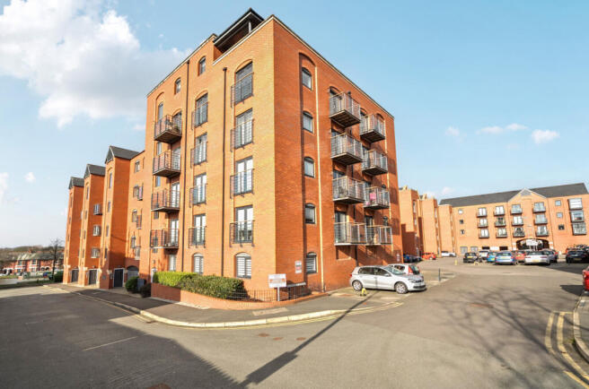 1418653-3-699eced...