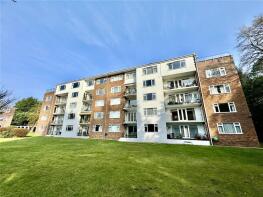 21, 18 20 Avenue Court, The Avenue, Poole BH13 6AQ