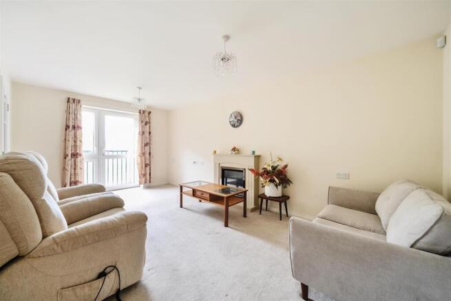 Hale Lodge, Littlehampton, West Sussex photo 4