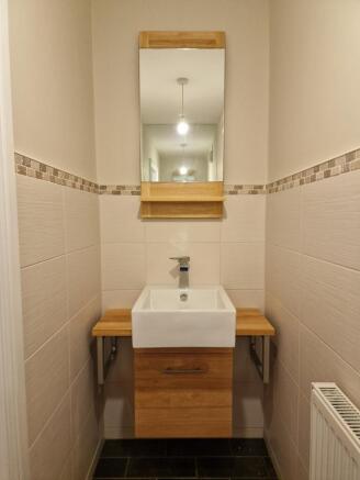 4 bed Detached to rent Image 4
