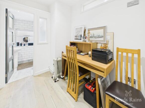 3 bed Apartment for sale Image 9