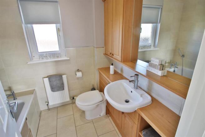 HazelwoodGrove_Bathroom_1.jpg