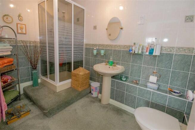 EN SUITE
